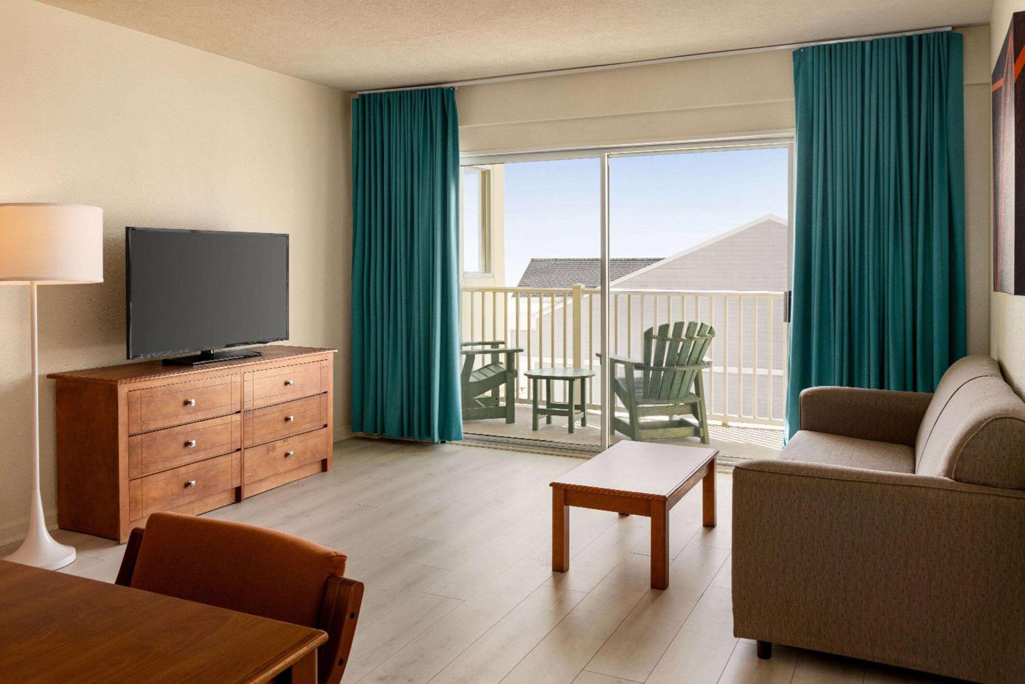 Howard Johnson By Wyndham Ocean City Oceanfront Exterior photo